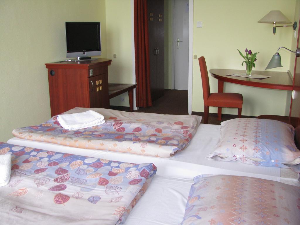 Silver Beach Resort Zamárdi Extérieur photo