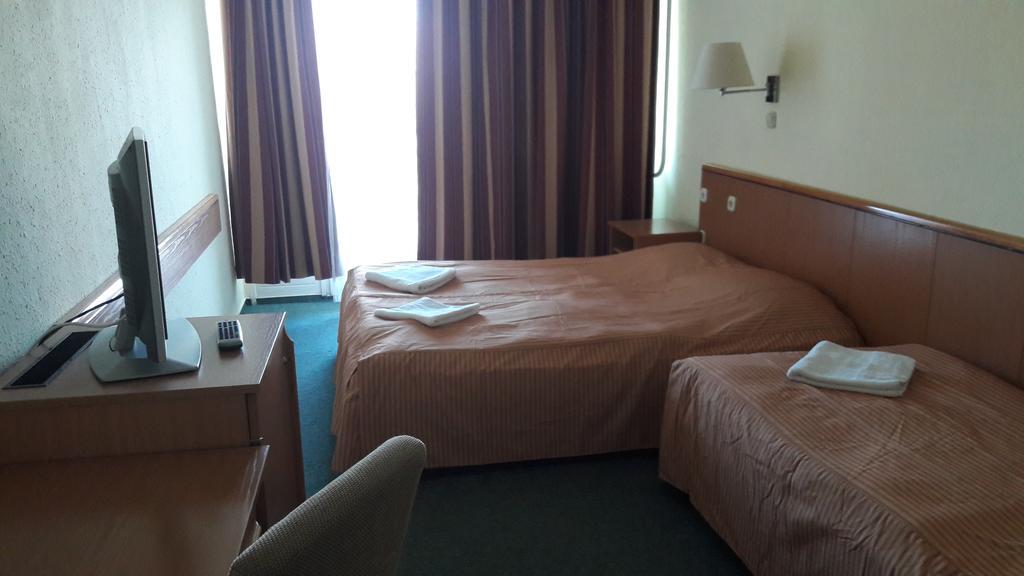 Silver Beach Resort Zamárdi Extérieur photo